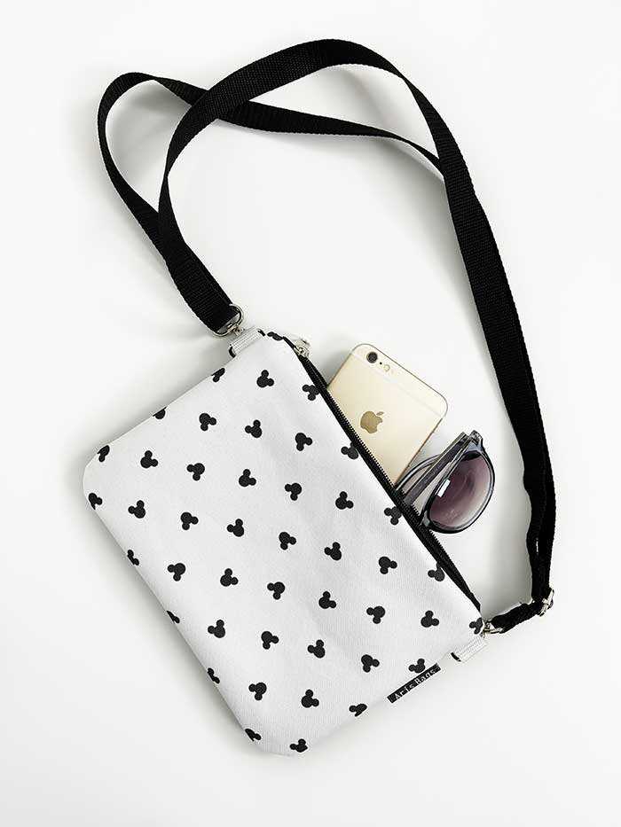 White Minnie & Mickey Pattern Crossbody Bag With Gold Chain Strap